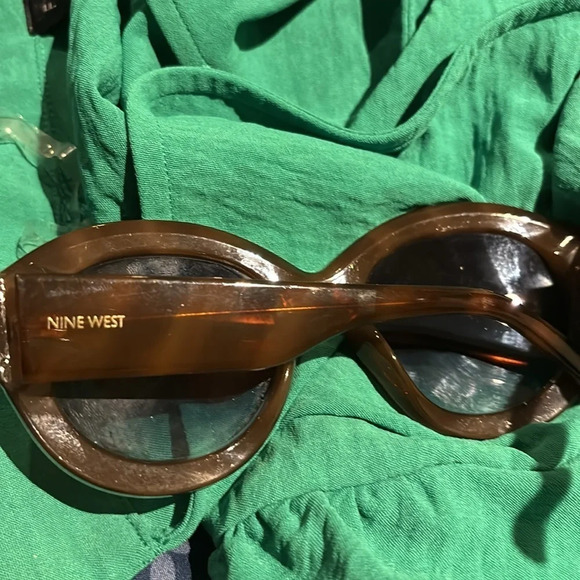 Ninewest round leopard frames chic sunglasses - Picture 5 of 13